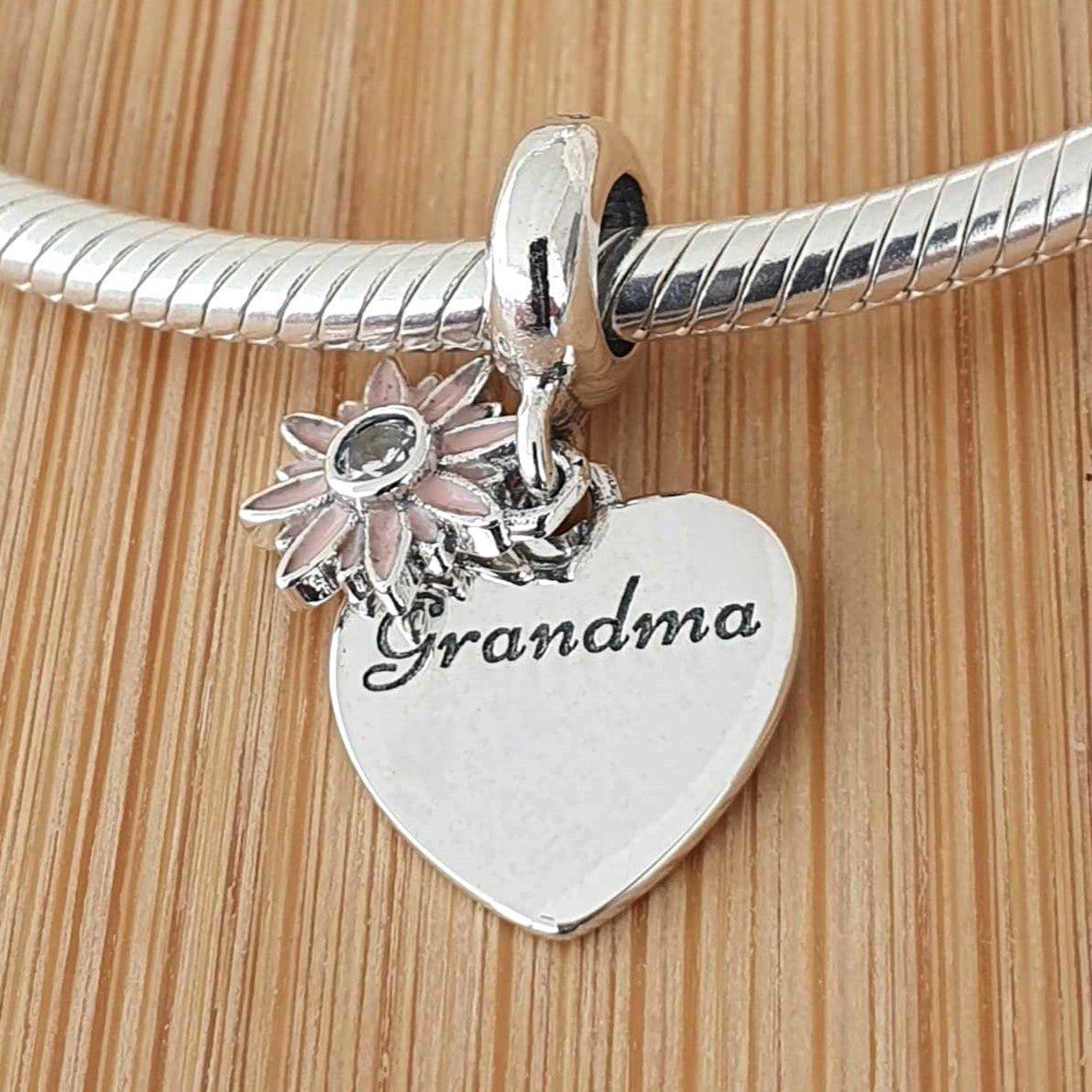 Grandma Charm - The Bee Charm