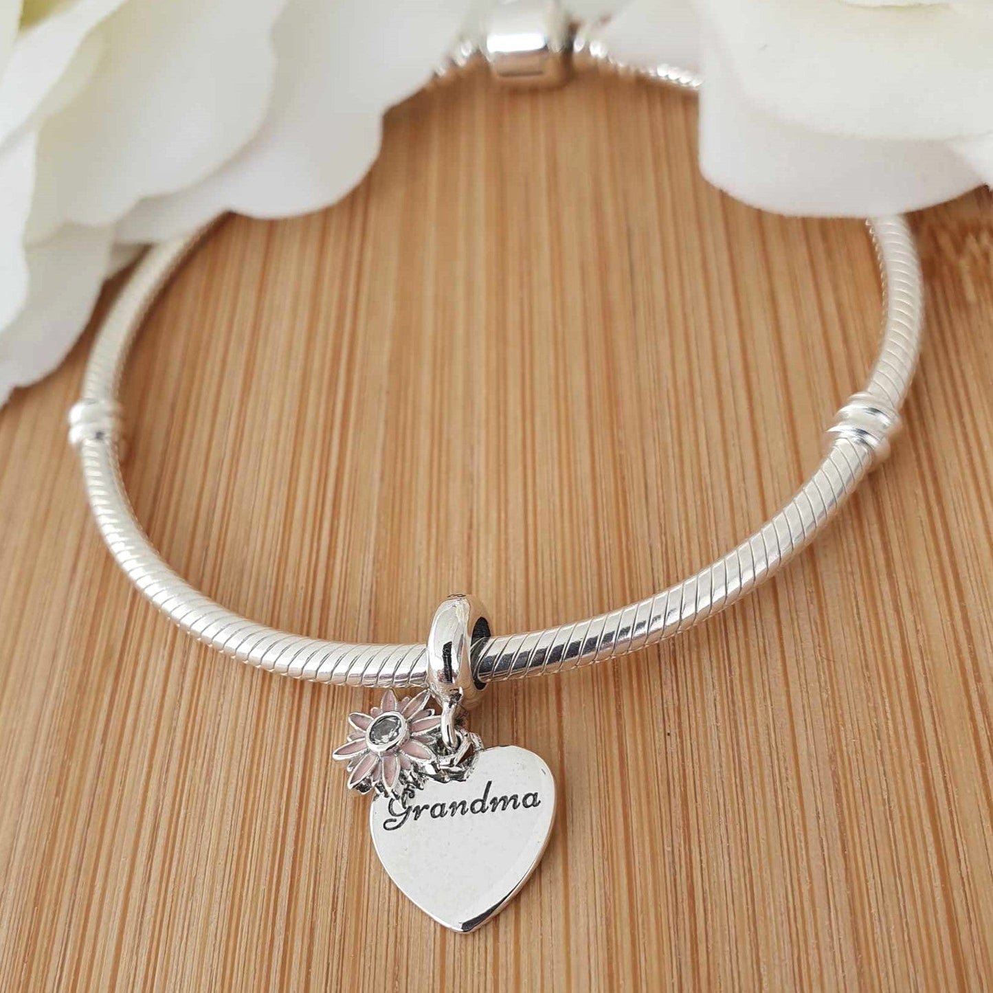 Grandma Charm - The Bee Charm