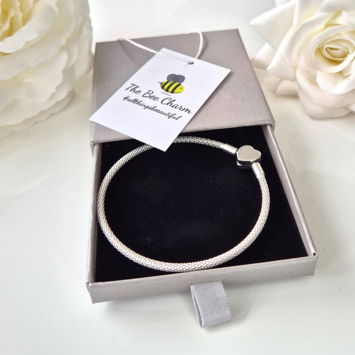 Heart Clasp Charm Bracelet - The Bee Charm