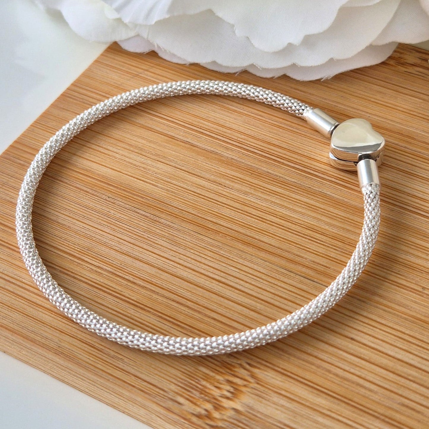 Heart Clasp Charm Bracelet - The Bee Charm