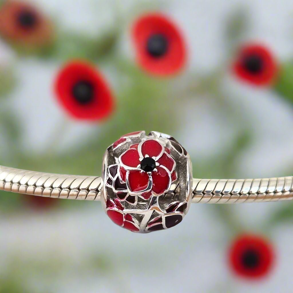 Poppy Charm - The Bee Charm