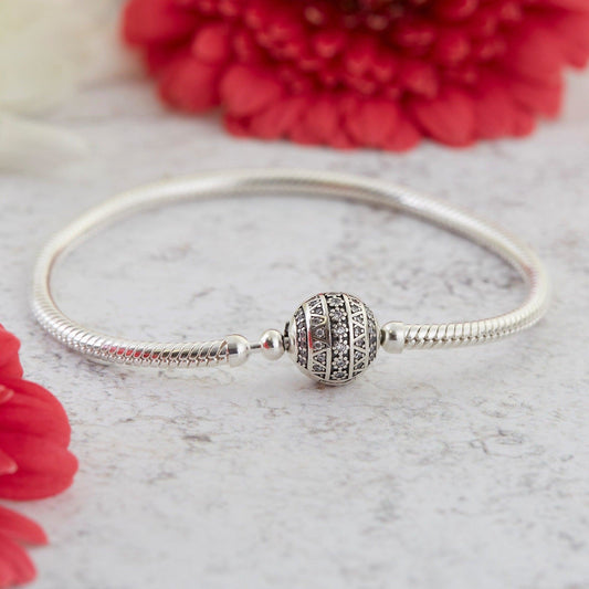 Clasp Charm Bracelet | 925 Sterling Silver | The Bee Charm