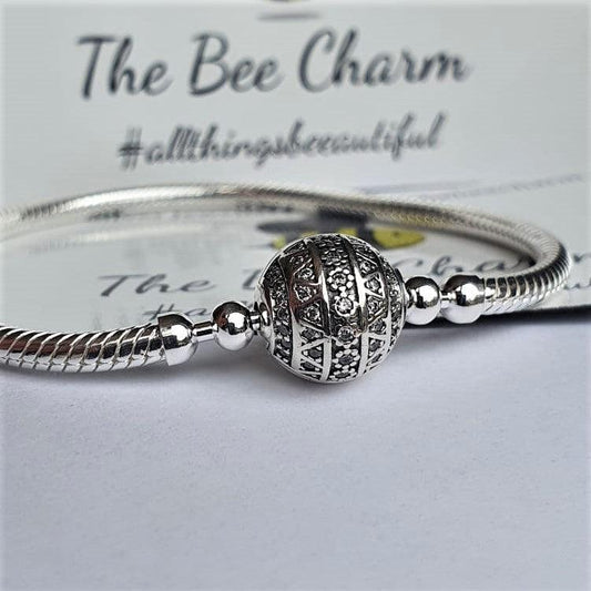 Choosing A Jewellery Gift - The Bee Charm