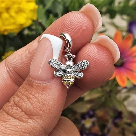 How Did The Bee Become The Symbol Of Manchester? - The Bee Charm