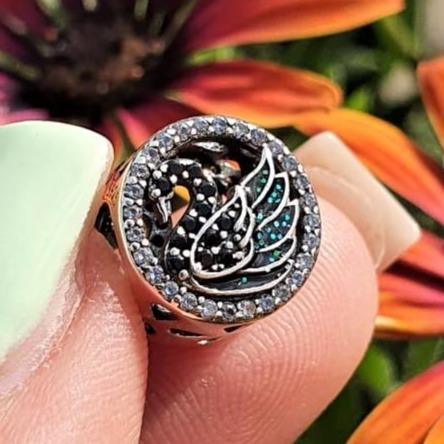 How To Wear Jewellery Like Gen-Z - The Bee Charm