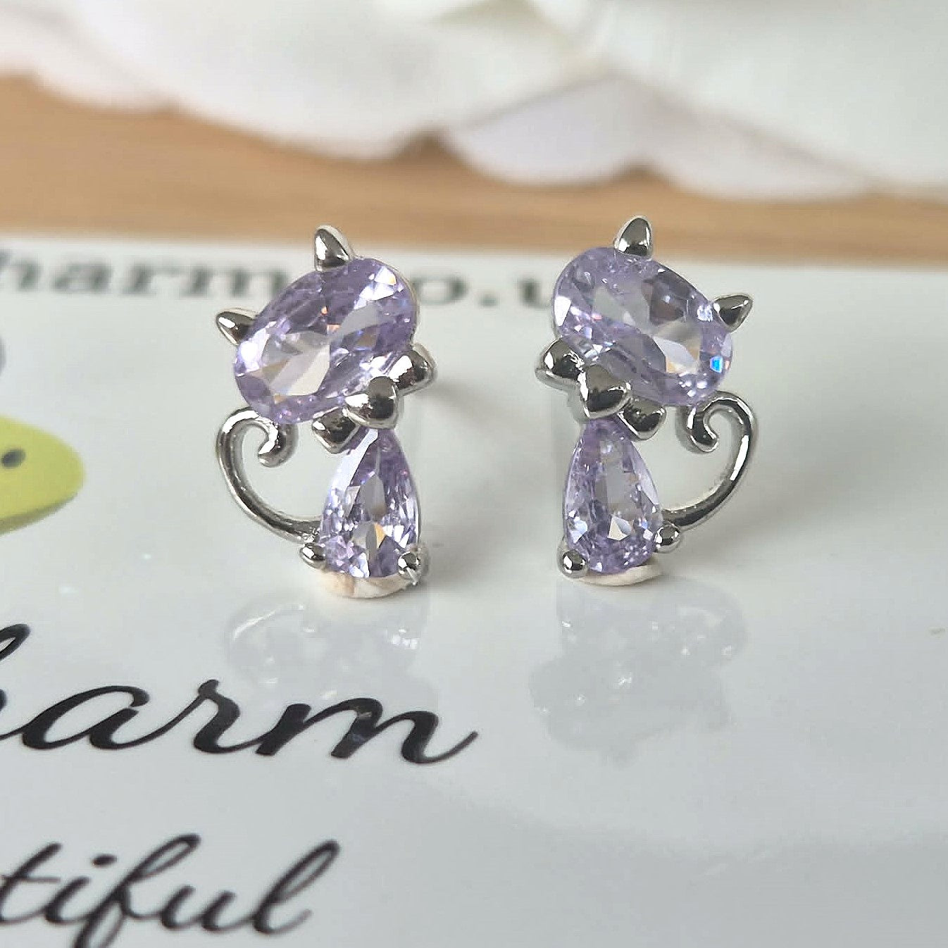 Pussy Cat Studs