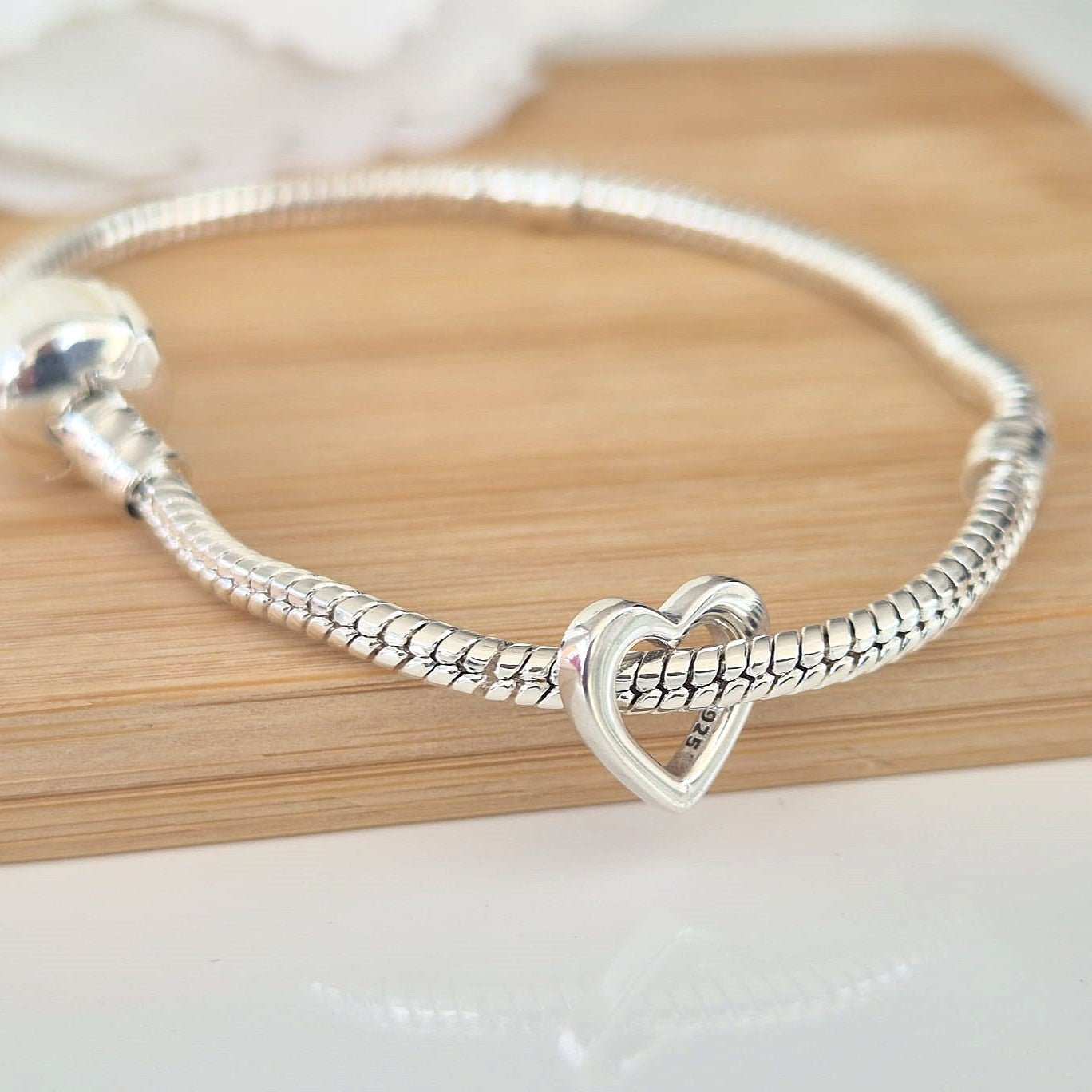 A Bit Of Love Charm - The Bee Charm