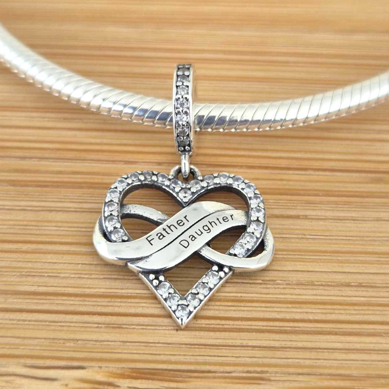 Father & Daughter Love Charm - The Bee Charm