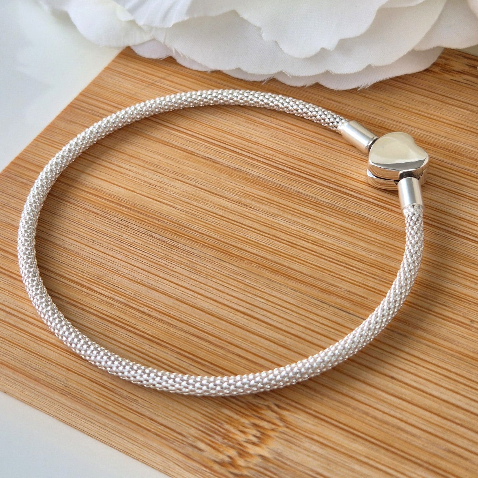 Heart Clasp Charm Bracelet - The Bee Charm